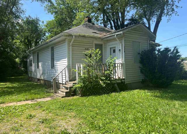 Property at 3208 E Elm St, Springfield, IL 62702, 3 beds, 1 bath