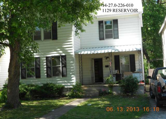 Property at 1129 E Reservoir St, Springfield, IL 62702, 3 beds, 1 bath