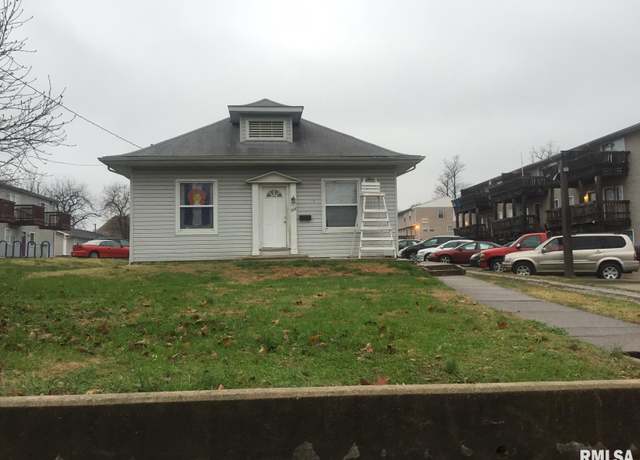 Property at 508 S Poplar St, Carbondale, IL 62901, 4 beds, 1 bath