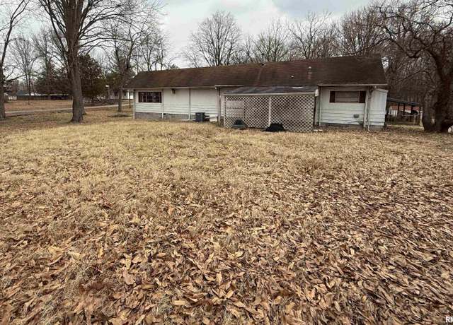 Property at 1420 Vale St, Benton, IL 62812