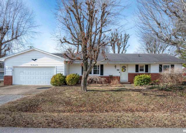 Property at 302 Lingale Ave, Marion, IL 62959, 3 beds, 2 baths