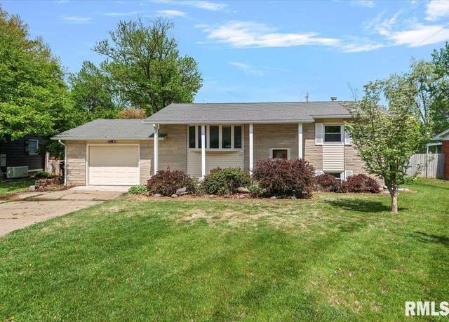 Property at 527 E State Route 125, Pleasant Plains, IL 62677, 3 beds, 2 baths