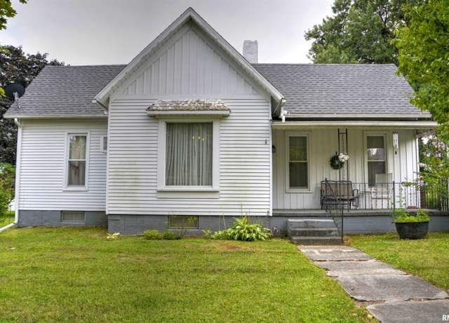 Property at 225 E Lincoln St, Good Hope, IL 61438, 3 beds, 1 bath