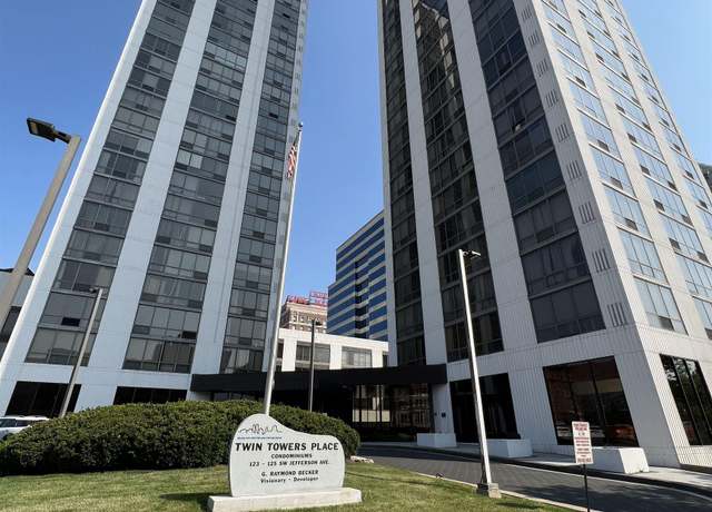 Property at 125 SW Jefferson Ave Unit W20NE(B), Peoria, IL 61602, 2 beds, 2 baths
