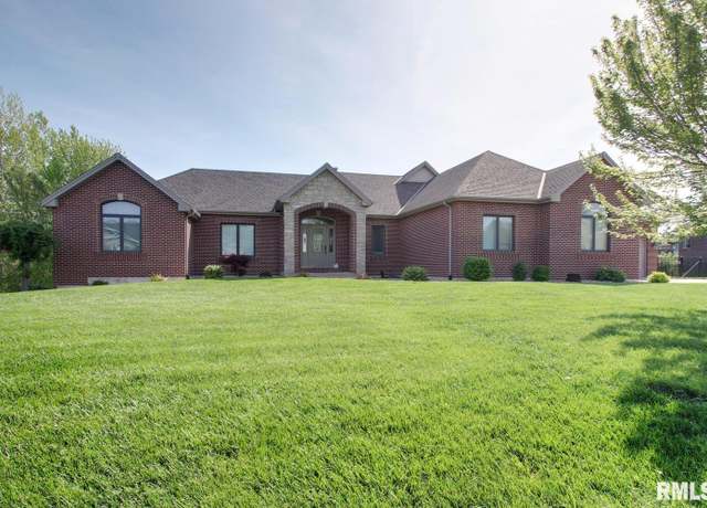 Property at 1121 Timber View Ter, Quincy, IL 62305, 4 beds, 3.5 baths