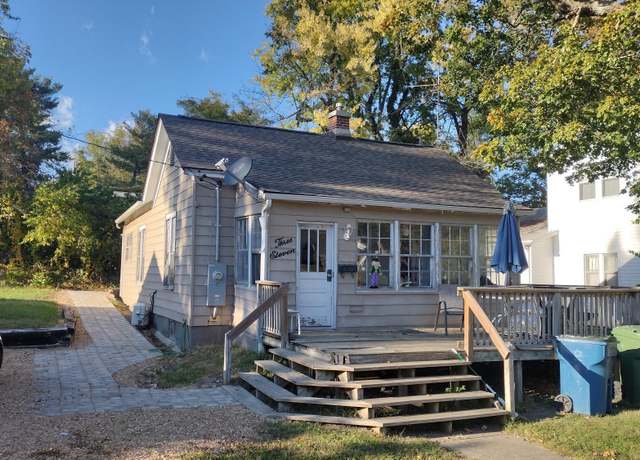 Property at 311 Morgan St, Anna, IL 62906, 1 bed, 1 bath