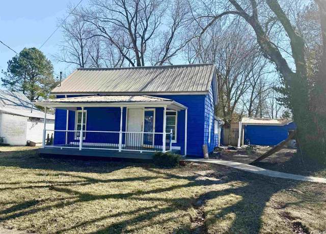 Property at 508 E Taylor St, Benton, IL 62812, 3 beds, 2 baths