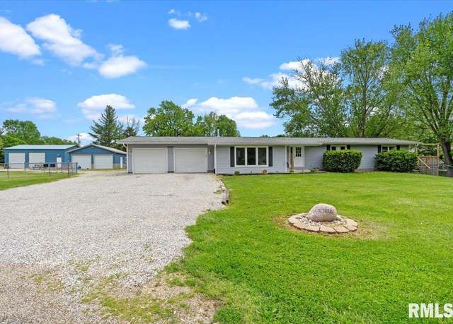 Property at 23285 Railsplitter Ln, Athens, IL 62613, 3 beds, 2.5 baths