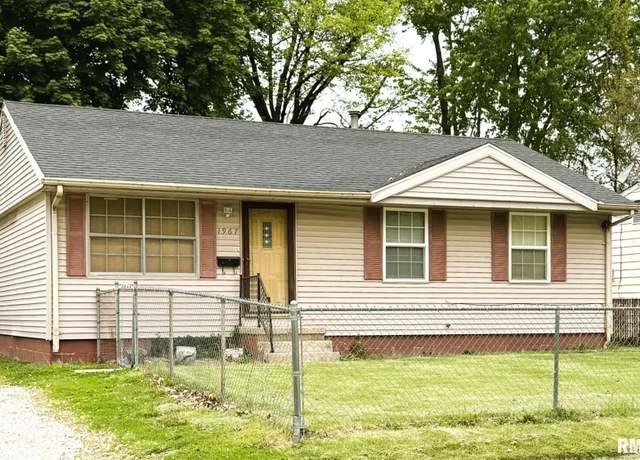Property at 1967 Gregory Ct, Springfield, IL 62703, 3 beds, 1.5 baths