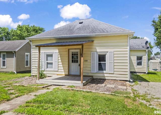 Property at 318 S Curtis St, Edinburg, IL 62531, 3 beds, 1 bath