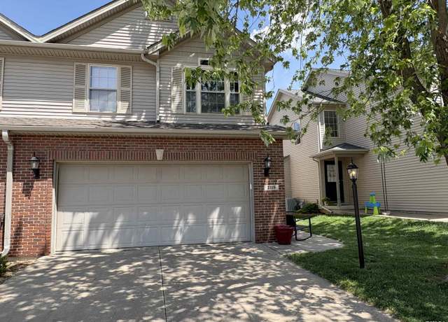 Property at 2319 W Kenfield Ct, Peoria, IL 61615, 4 beds, 3.5 baths