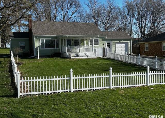 Property at 711 W Main St, Reynolds, IL 61279, 3 beds, 1 bath