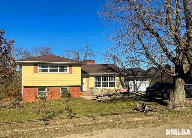 Property at 1436 Main Ave, Clinton, IA 52732, 4 beds, 2 baths