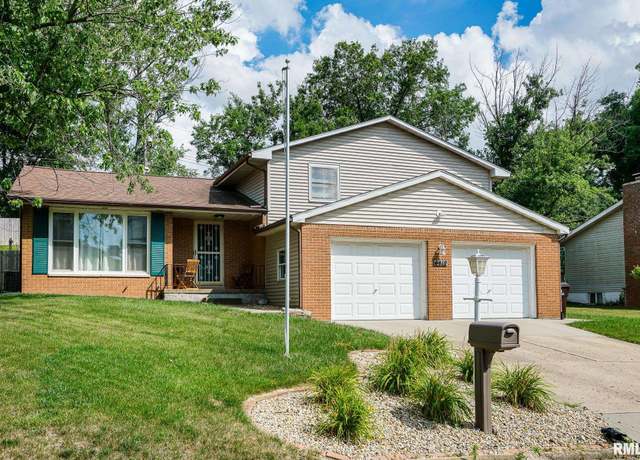 Property at 6412 N Brookwood Ln, Peoria, IL 61614, 4 beds, 3 baths