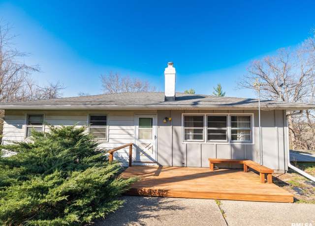 Property at 826 S Kim Moor Ave, Peoria, IL 61605, 5 beds, 2 baths