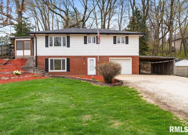Property at 4690 Criswell St, Bettendorf, IA 52722, 3 beds, 1.5 baths