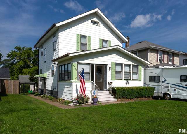 Property at 2016 12th St, Rock Island, IL 61201, 3 beds, 1.5 baths