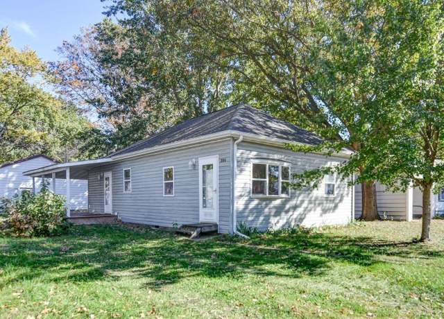 Property at 306 S Livergood St, Stonington, IL 62567, 3 beds, 1 bath