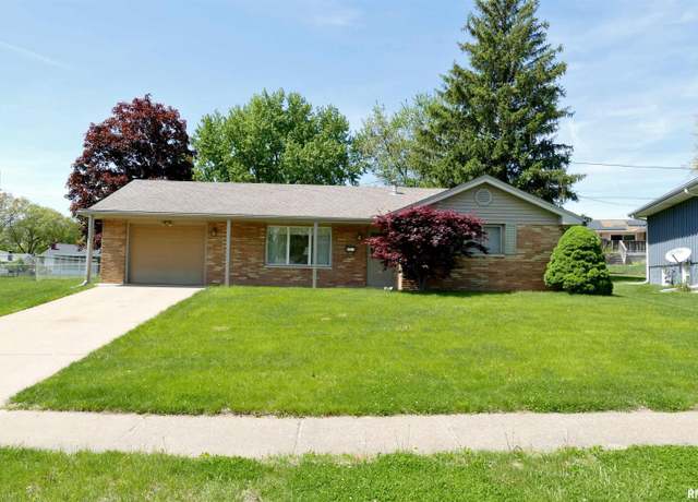 Property at 3321 W Birkshire Dr, Peoria, IL 61614, 2 beds, 1.5 baths