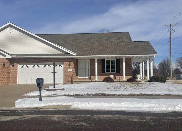 Property at 3703 W Eagle Point Dr, Peoria, IL 61615, 3 beds, 3 baths