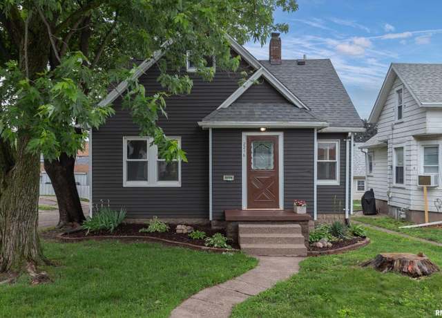 Property at 2216 Sturdevant St, Davenport, IA 52804, 3 beds, 2 baths