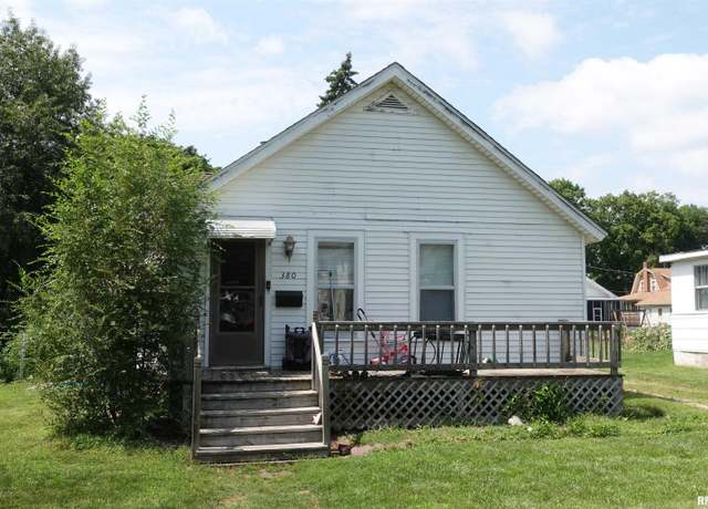 Property at 380 Maple Ave, Galesburg, IL 61401, 2 beds, 1 bath