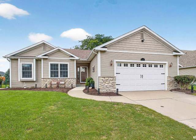 Property at 1634 Rhinelander Ct, Davenport, IA 52804, 4 beds, 3 baths