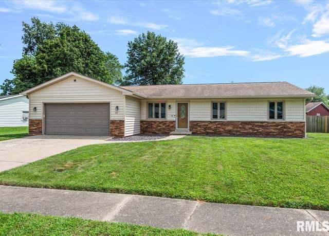 Property at 21 Arthur Dr, Rochester, IL 62563, 3 beds, 2 baths