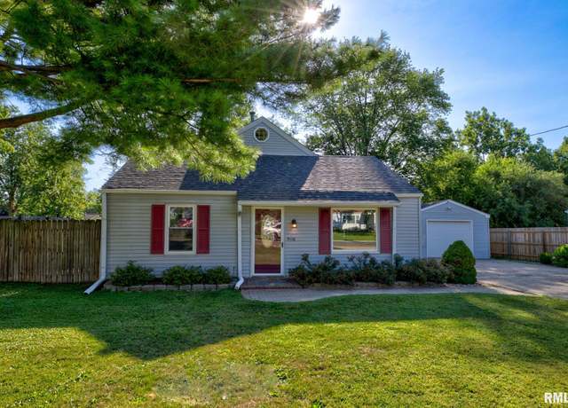 Property at 5116 N Hamilton Rd, Peoria, IL 61614, 3 beds, 1 bath