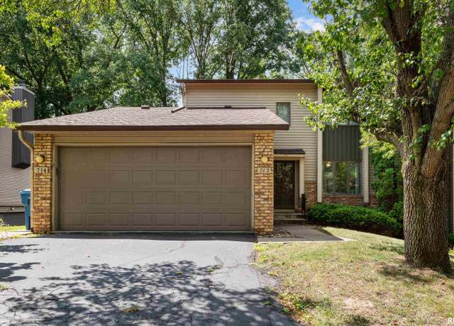 Property at 712 51st Ave, East Moline, IL 61244, 2 beds, 2.5 baths