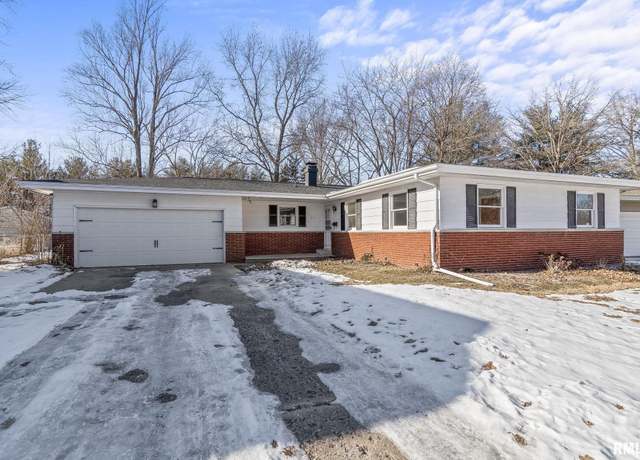 Property at 813 Roanoke Dr, Springfield, IL 62704, 3 beds, 2 baths