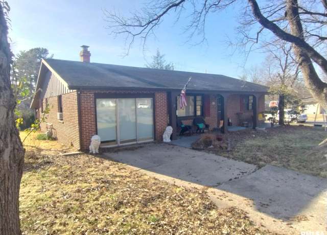 Property at 600 S Skyline Dr, Carbondale, IL 62901, 3 beds, 2.5 baths