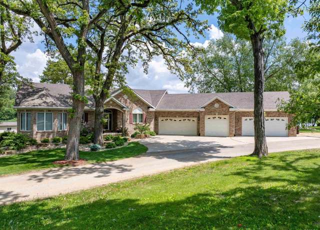 Property at 2626 250th St, De Witt, IA 52742, 5 beds, 4 baths