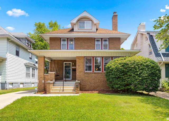 Property at 1102 N Elmwood Ave, Peoria, IL 61606, 3 beds, 2 baths