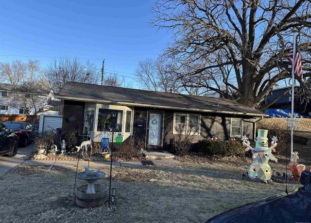 Property at 2544 Glenn St, Bettendorf, IA 52722, 3 beds, 1.5 baths