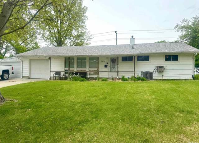 Property at 2424 Ken Mar Ter, Quincy, IL 62301, 2 beds, 1 bath