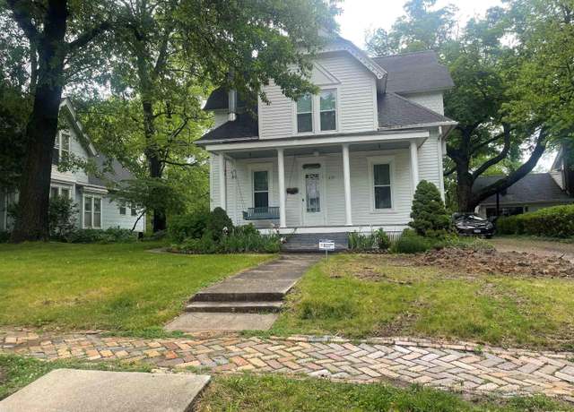 Property at 623 S Randolph St, Macomb, IL 61455, 4 beds, 2.5 baths