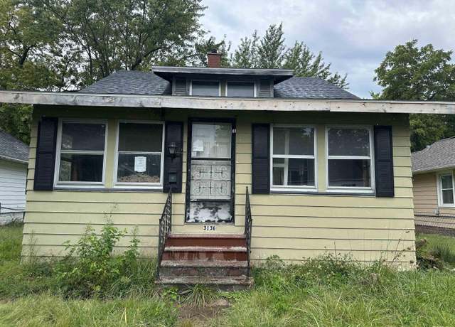 Property at 3136 9 1/2 St, Rock Island, IL 61201, 4 beds, 1.5 baths