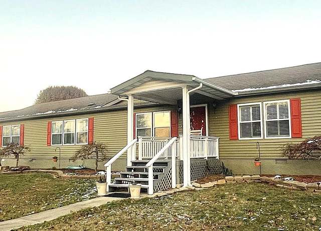 Property at 404 N Cherry St, West Frankfort, IL 62896-1569, 3 beds, 2 baths