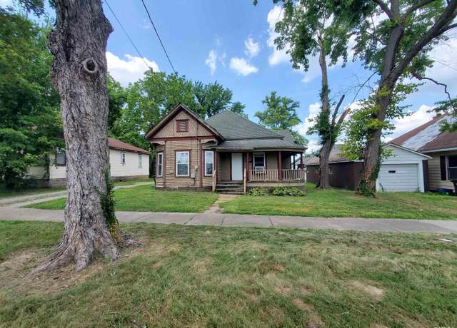 Property at 302 W Pecan St, Carbondale, IL 62901, 3 beds, 1 bath