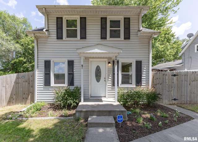 Property at 2011 N 6th St, Clinton, IA 52732, 3 beds, 1 bath