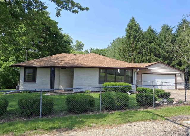 Property at 300 E 4th St, St David, IL 61563, 3 beds, 1 bath