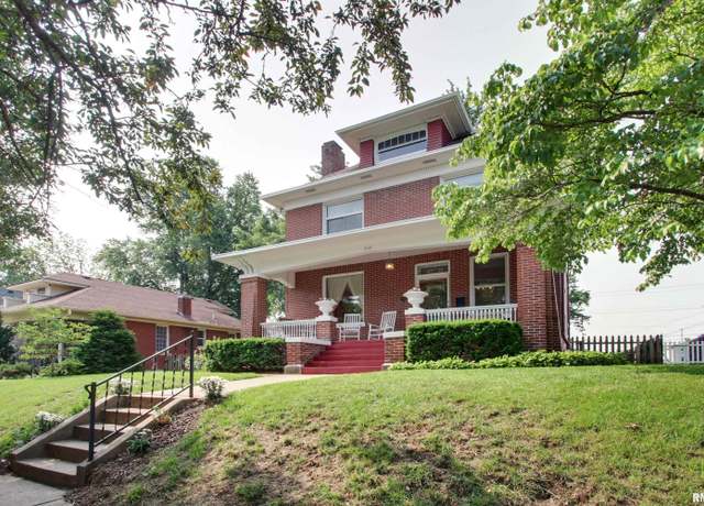 Property at 1512 Spring St, Quincy, IL 62301, 4 beds, 2.5 baths