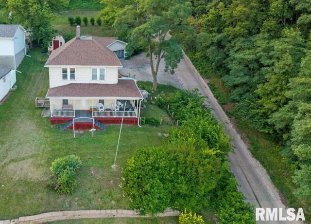 Property at 701 W Mississippi Dr, Muscatine, IA 52761, 4 beds, 1.5 baths