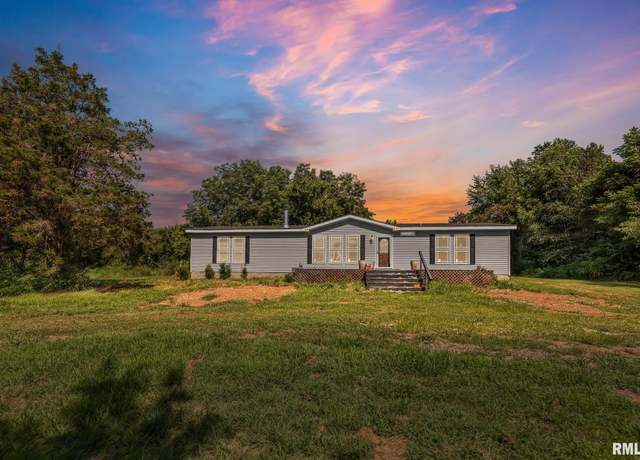 Property at 22340 N US Hwy 51 Hwy N, Centralia, IL 62801-8979, 3 beds, 2 baths