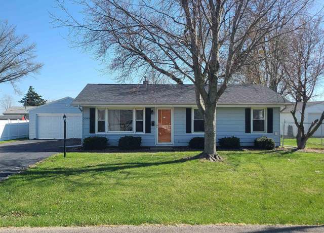 Property at 2080 Mcmasters Ave, Galesburg, IL 61401, 3 beds, 1 bath