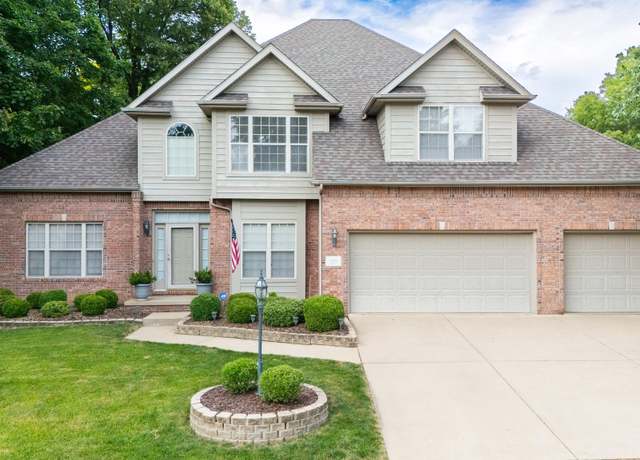Property at 919 W Brookforest Dr, Peoria, IL 61615, 4 beds, 3 baths