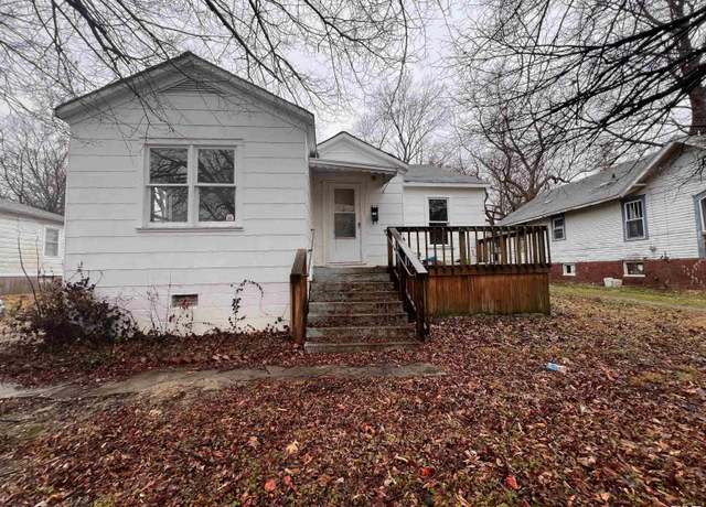 Property at 710 N Carico St, Carbondale, IL 62901, 3 beds, 1 bath