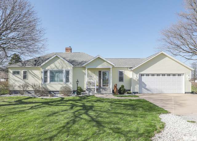 Property at 301 E Center Ave, Rio, IL 61472, 2 beds, 2 baths