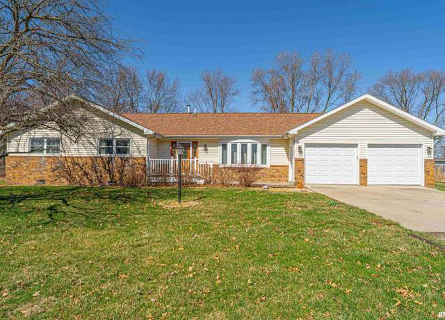 Property at 2604 14th St, Lincoln, IL 62656, 3 beds, 2 baths